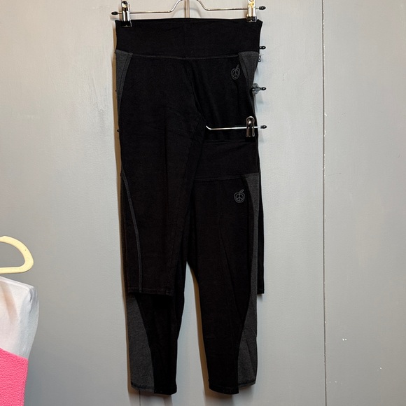 Green Apple Pants - 2 pair Green Apple Bamboo Yoga Capri Pants